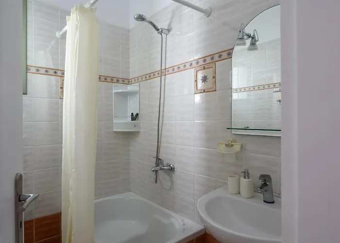 Apartment Mirabeli & Pollonia