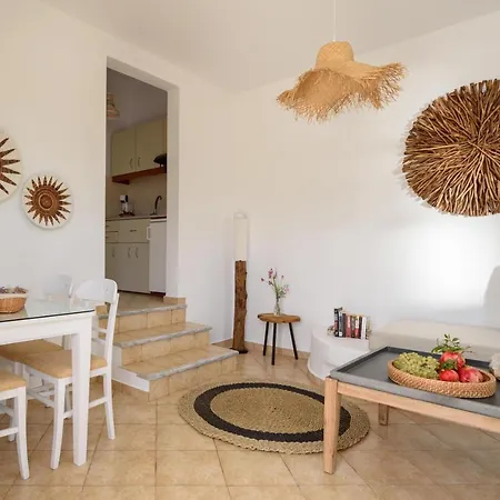 Apartamento Mirabeli & *