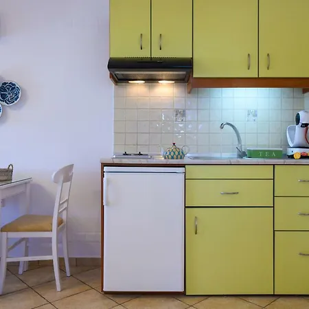 Apartament Mirabeli & *