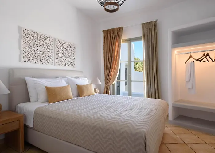 Апартаменты Mirabeli & *