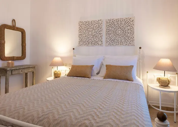 Апартаменты Mirabeli & *